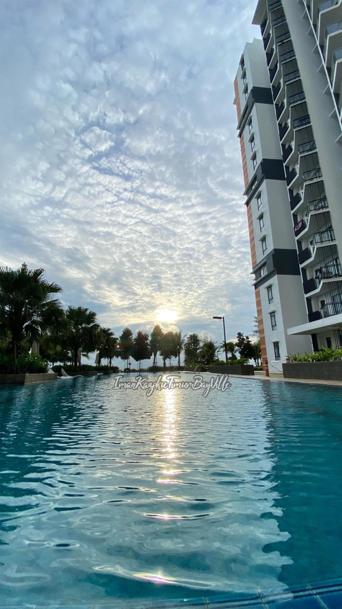Sea View & Pool View & Wifi & Netflix At Iman Kazoku Timurbay Ville Studio 2Bdr Kuantan Exterior photo